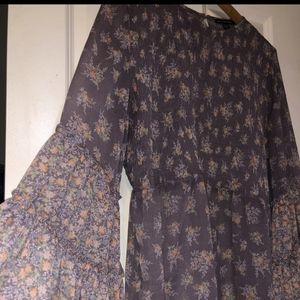 American Eagle bell sleeved top